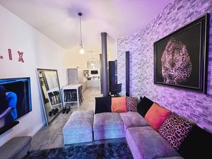 Sitting area- click for photo gallery